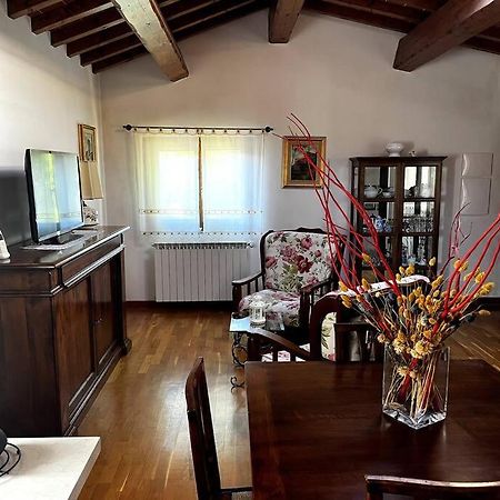 Charming Townhouse With Garden Apartment อิมปรูเนตา ภายนอก รูปภาพ